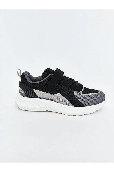 LC Waikiki حذاء رياضي للأولاد من LCW STEPS برباط وشريط فيلكرو (W5)