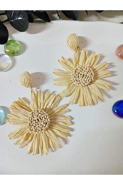 mos&more Cream Flower Raffia Beach Women's Earrings