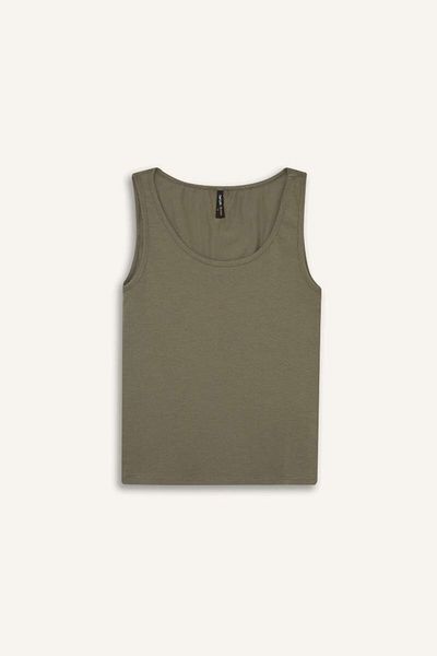 DeFacto New Season Slim Fit Slim Fit U Neck Basic Plain Undershirt