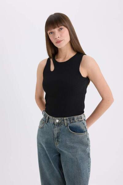 DeFacto Slim Fit Dar Kesim Bisiklet Yaka Fitilli Kaşkorse Atlet A3422AX24SP