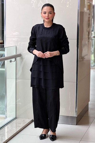 Ghisa Layered Chiffon Detailed Suit