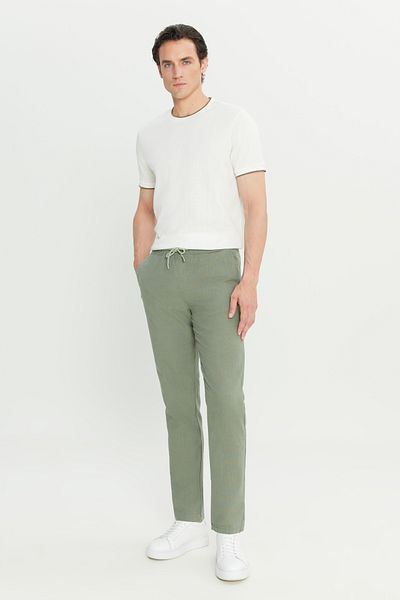 AC&Co / Altınyıldız Classics Pantaloni pentru bărbați, kaki, 100% bumbac, slim fit, cu talie îngustă, cu buzunare laterale