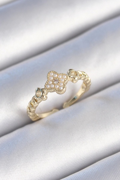 Clariss النحاس الذهب اللون لؤلؤة البرسيم نموذج الزركون حجر التفاصيل خاتم المرأة