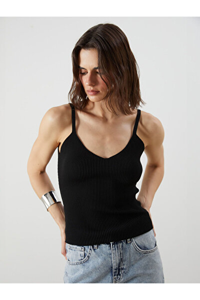 LC Waikiki قميص نسائي منسوج برقبة على شكل حرف V من Peak New Season