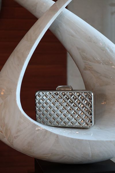 Moom Bag Women's Silver Metal Diamond Patterned Chain Shoulder Bag