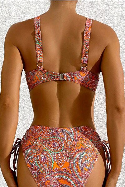 Wesby Yandan Büzgü Detaylı Bikini Altlı Desenli Bikini Takımı