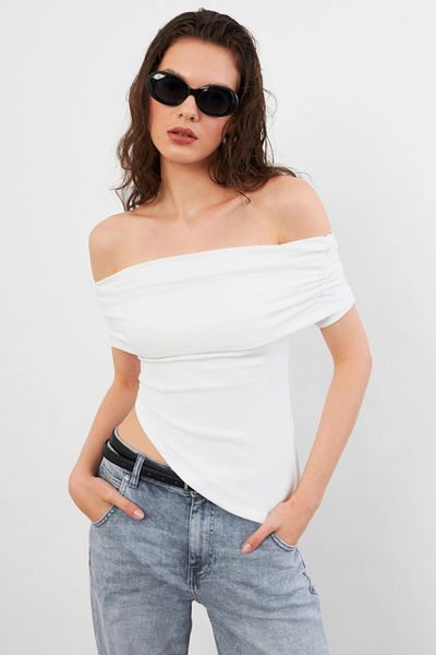 Cool & Sexy Women's White Asymmetrical Madonna Collar Blouse Ops4251