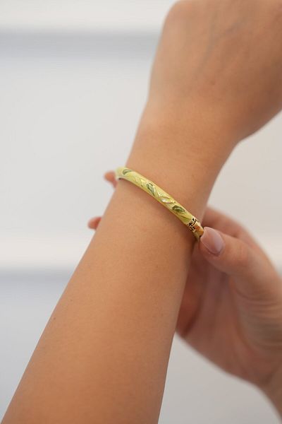 Ladies&Gentlemen Mineli Brass Pistachio Green Leaf Motif Gold Color Women's Handcuffs