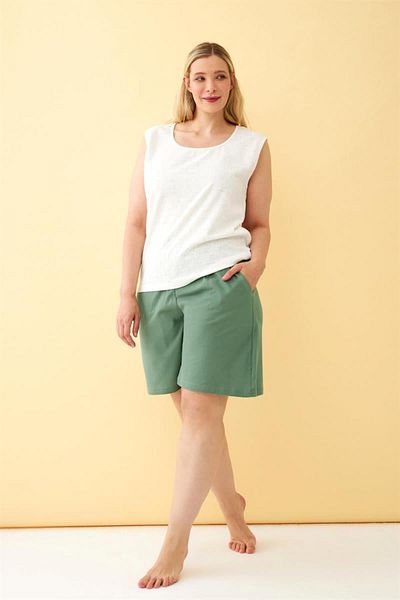 Celira Women's Green Comfortable Fit Plus Size Shorts with Pockets