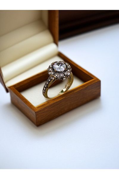 FAYRA ACCESSORIES Zircon Stone Diamond Mounted Ring