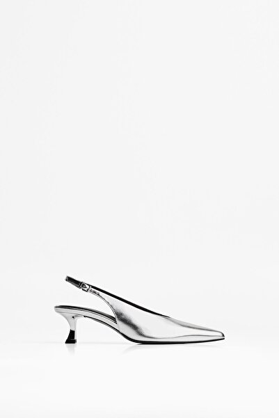 Bershka Arkası açık kısa sivri topuklu ayakkabı