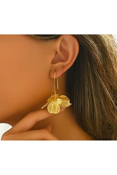 materialist Gold Color Flower Form 3D Wire Detailed Earrings |   Elegant & Sparkling Design