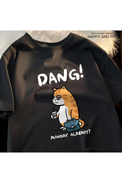Tarzsokak تي شيرت أسود من Pazartesi Already Dang Yorgun Coffee Work Cat مطبوع...