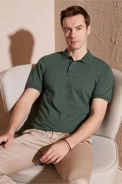 Queenchic Short Sleeve Polo Collar Casual 2 Buttons Light Khaki Green T-Shirt - Green - Bynvaumr-Kaisj-Khaki-Yet