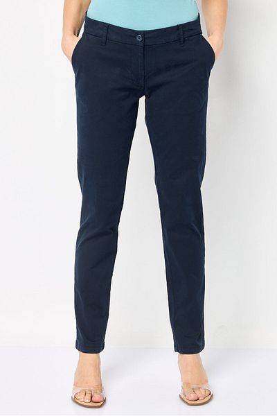 Napapijri بنطلون تشينو سادة بقصّة Slim Fit للنساء، أزرق داكن
