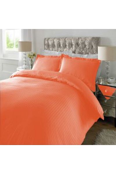 HomePuls Double King Size Damasc Polycotton Bedding Set, 4 Pieces, Coral Red