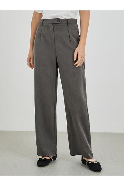 Styli Solid Mid Rise Straight Leg Pants
