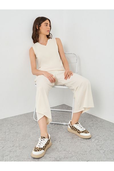 Styli Women Cream Sleeveless Top and Pants Co-Ords