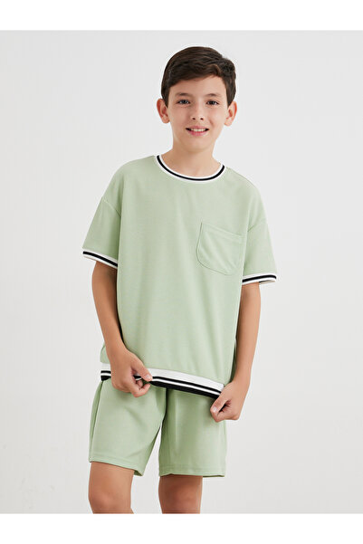 Styli Boys Green Contrast Ribbed Tipping T-Shirt and Shorts Set