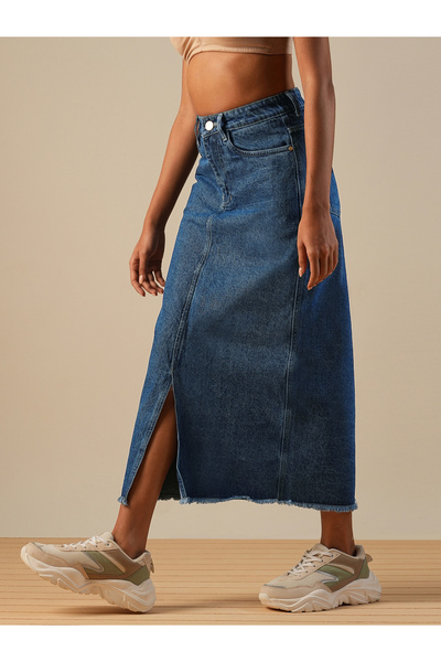 Globus By Styli Mid-Rise Front Slit Fringed Hem Midi Denim Skirt