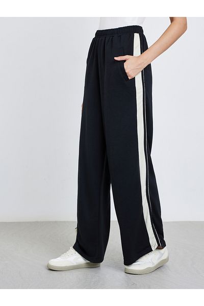 Styli Women Black Contrast Side Seam Detail Joggers