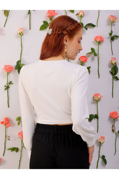 Freehand By Styli Women White Fitted Crop Top with V Neck