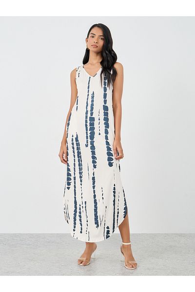 Styli Printed V-Neck Sleeveless Shift Midi Dress