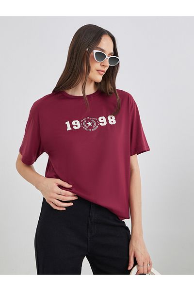 Styli Women Burgundy 1998 Graphic Print Short Sleeve Oversized T-Shirt