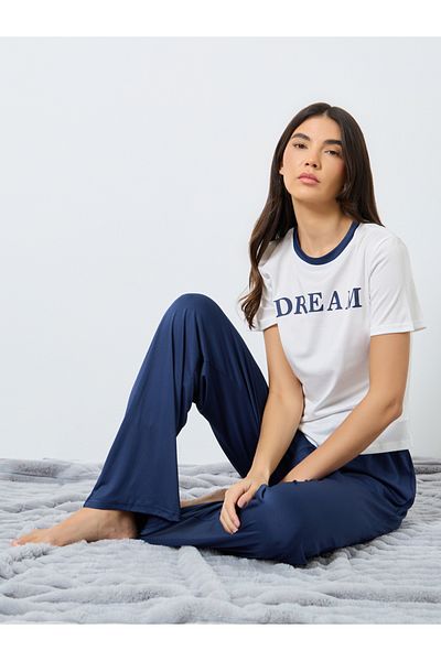 Styli Slogan Print Contrast Trim T-Shirt and Pyjama Set