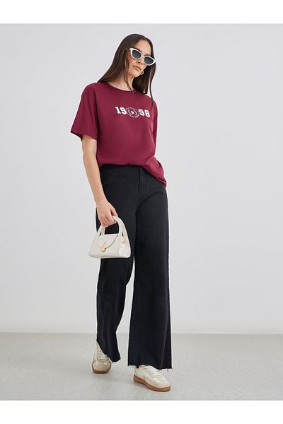 Styli Women Burgundy 1998 Graphic Print Short Sleeve Oversized T-Shirt