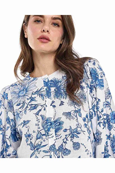 R&B Floral Patterned Top with Crew Neck and 3/4 Sleeves