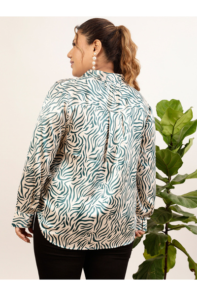 CURVY STREET By Styli Plus Size Printed Relaxed Fit Shirt