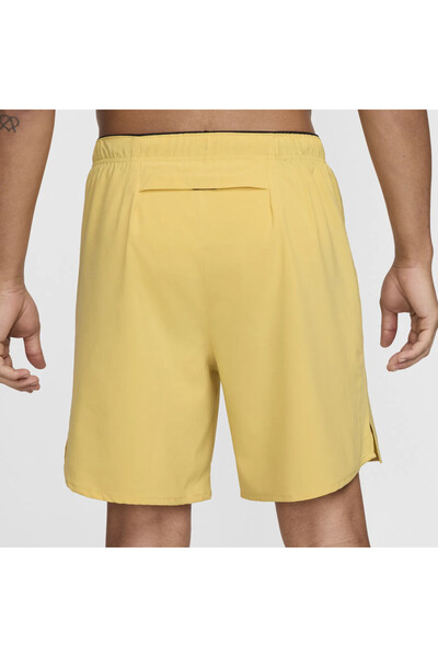 Nike Ανδρικά κίτρινα σορτς Challenger Graphic