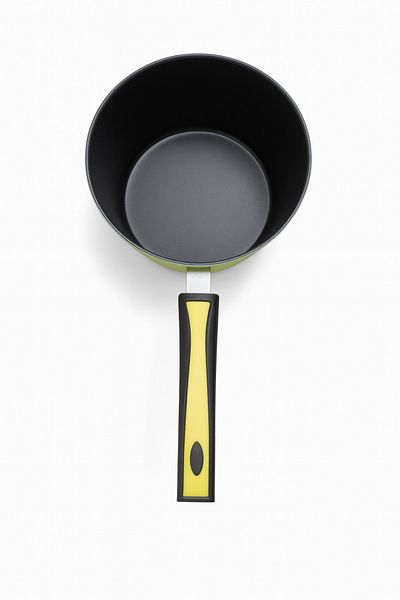 TSUMAB Non-Stick Saucepan with Ergonomic Red-Black Handle – 16cm
