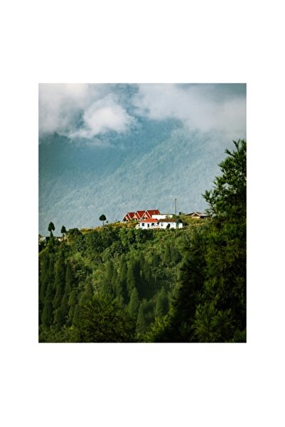 OEM Tablou Canvas, 'Casa rosie pe muntele inverzit', Nori, Munti, Cabane, Verdeata, Peisaj, Tranquil, Na