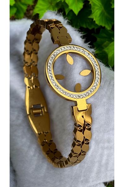İNN JEWELLERY Steel Handcuff Bracelet with Anti-Tarnish Quarter Figure (2 Years Importer Warranty)