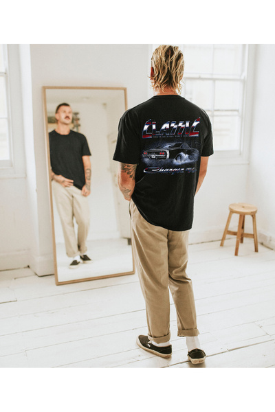 THE SHARK تي شيرت رجالي مصنوع من القطن بنسبة 100% بتصميم خاص وطبعة خلفية كلاس...