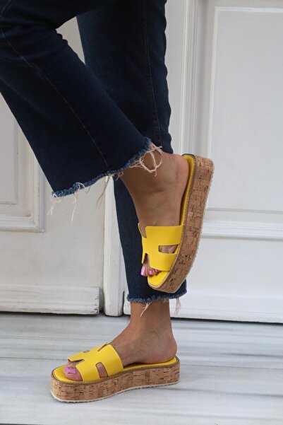 Şan's Shoes Yellow Color Cork Sole Slippers