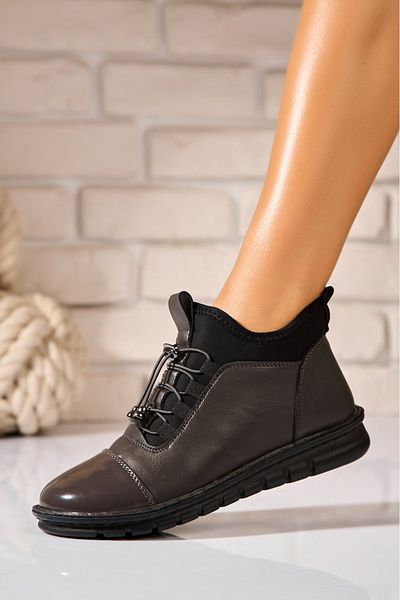 Joana Women's Grey Fur-lined Boots Made of Eco-Leather Edwina
