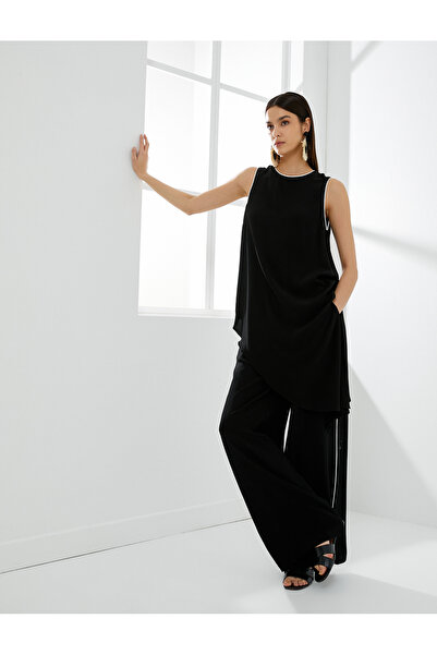 Koton Sleeveless Asymmetric Blouse