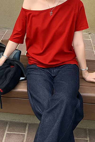 Tarz Cool Red Women's Off Shoulder Boat Neck Oversize T-Shirt