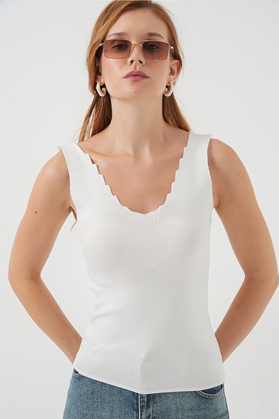 Bigdart Women's Zigzag V-Neck Blouse 15930 - White