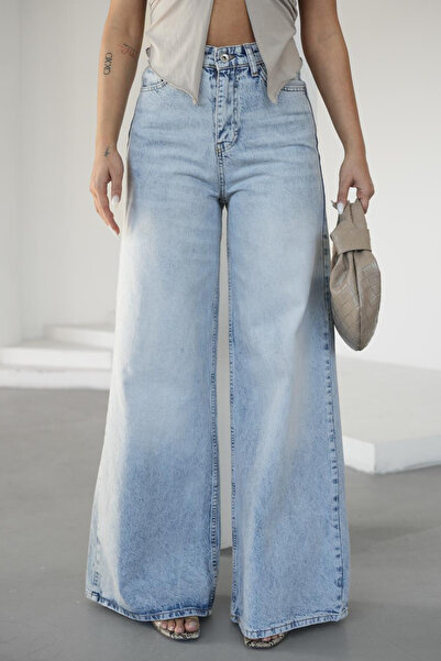 Denim Republic بنطلون جينز نسائي فضفاض ذو ساق الفيل باللون الأزرق الفاتح