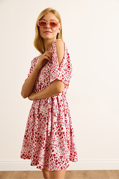 Olalook Kadın Ekru Pembe Omuz Dekolteli Beli Lastikli Kuşaklı Mini Elbise ELB-19002177