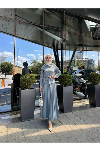 Moda Krash Krash Pleated Skirt Suit