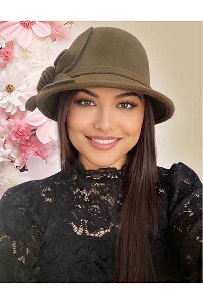 Confortino Elegant women's felt hat with small brim and floral decoration - ONE SIZE, ADJUSTABLE