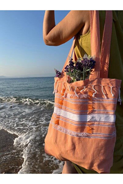 BLUGRIN Women's Beach & Casual Bag |   Tassel and Pocket Detail