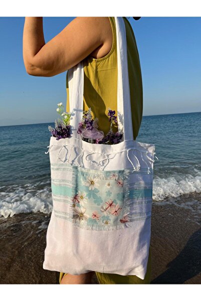 BLUGRIN Women's Beach & Casual Bag |   Tassel and Pocket Detail