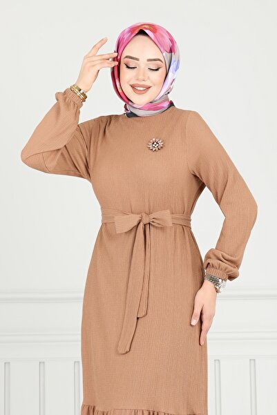 ModaMerve Broş Detay Bürümcük Elbise 422DVL817-MS Latte