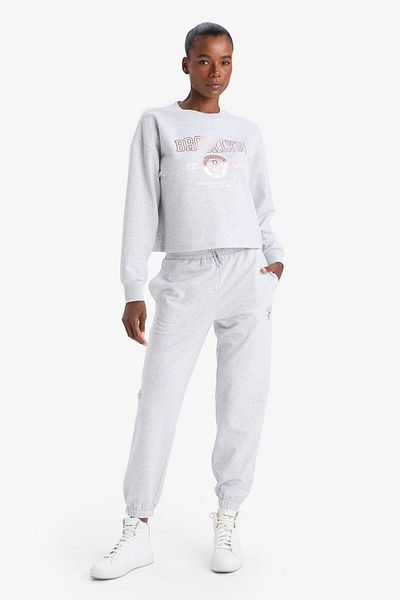 DeFacto Defactofit Nba Brooklyn Nets Standard Fit Sports Jogger Sweatpants with Pockets E8864Ax25Au